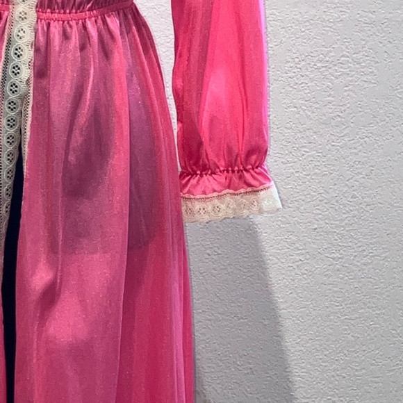 Vintage pink with lace robe - Picture 5 of 14